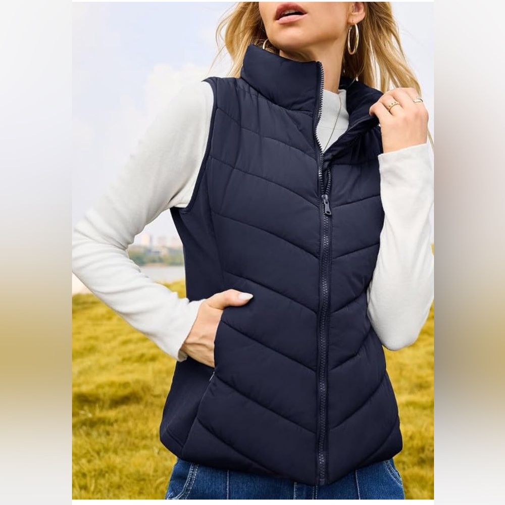 NWT! Dokotoo Puffer Vest